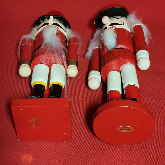 VTG Wooden Nutcracker Christmas Decor Set of 2 - Picture 7 of 13